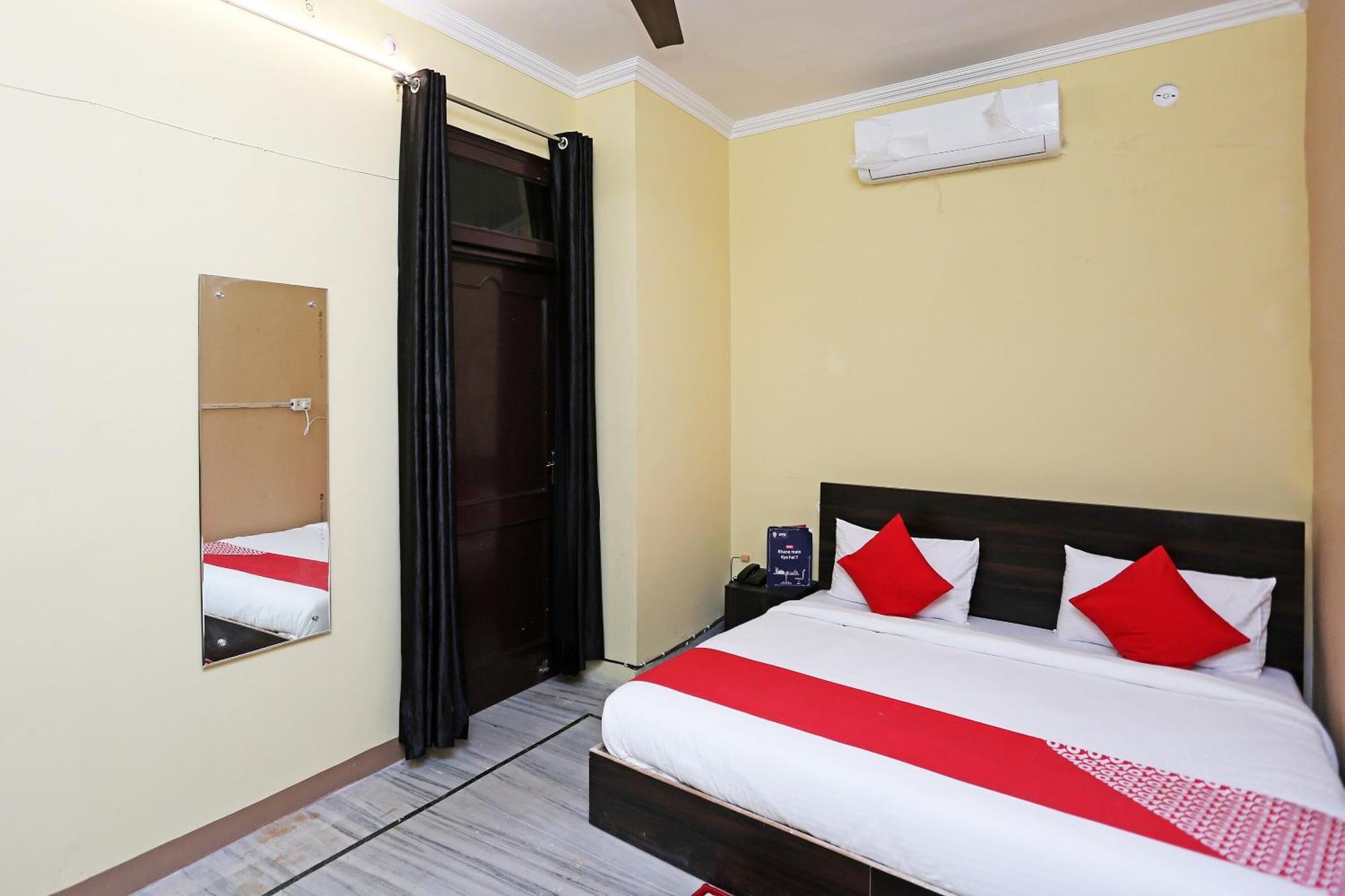 Hotel O Greenview Near Munshi Pulia Metro Station 4*