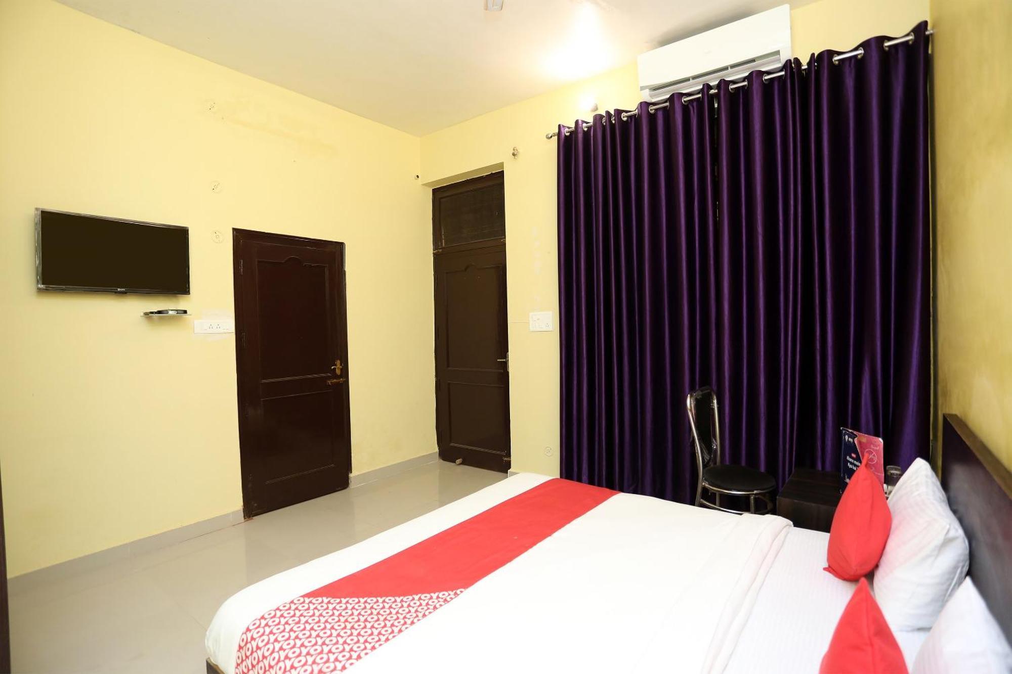 O Greenview Near Munshi Pulia Metro Station Hotel